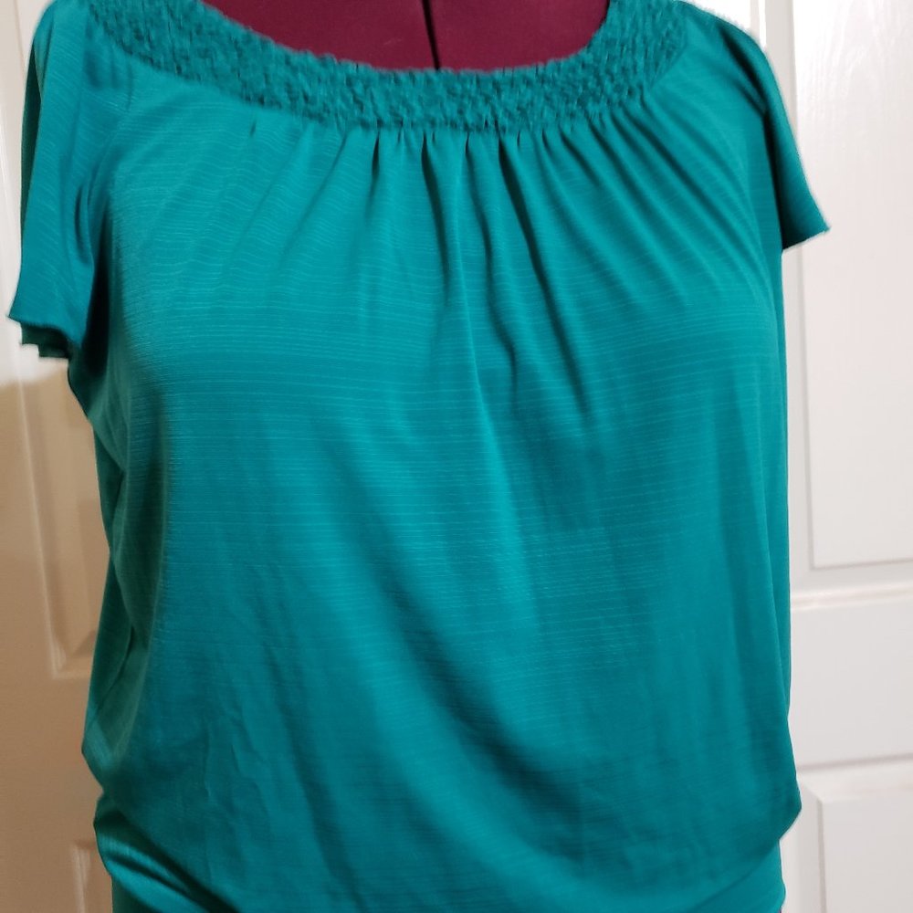 Green Blouse with Cap Sleeve and Ruffles